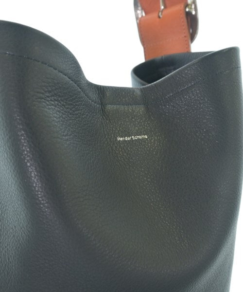 Hender Scheme กระเป๋าสะพาย