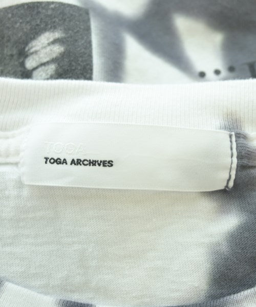 TOGA เสื้อยืด/เสื้อท็อปส์