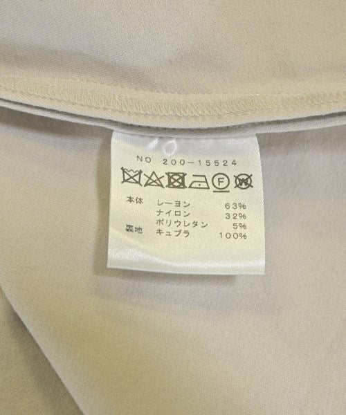 M･Fil เสื้อยืด/เสื้อท็อปส์