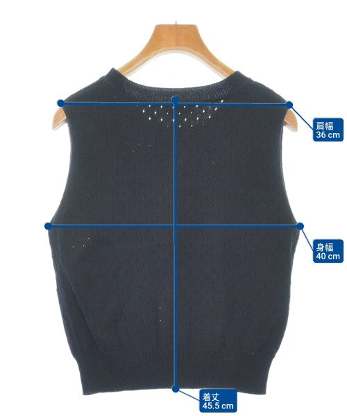 LI HUA เสื้อแขนกุด