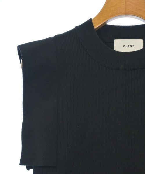 CLANE เสื้อแขนกุด