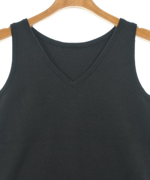 CLANE เสื้อแขนกุด