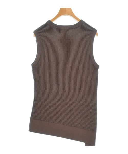 CLANE เสื้อแขนกุด
