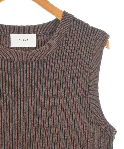 CLANE เสื้อแขนกุด