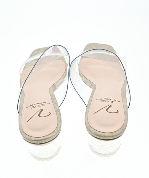 V VII XII XXX รองเท้าแตะ