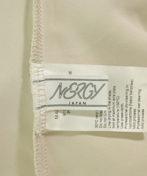 NERGY เสื้อยืด/เสื้อท็อปส์