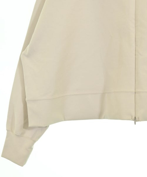 NERGY เสื้อยืด/เสื้อท็อปส์