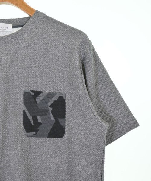 JUN RED เสื้อยืด/เสื้อท็อปส์