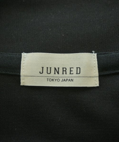 JUN RED เสื้อยืด/เสื้อท็อปส์