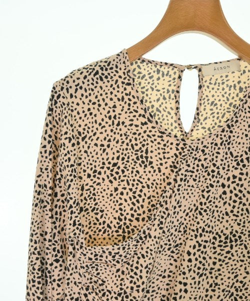 AERON เสื้อสตรี