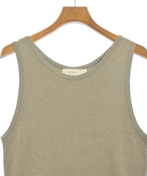 AERON เสื้อแขนกุด