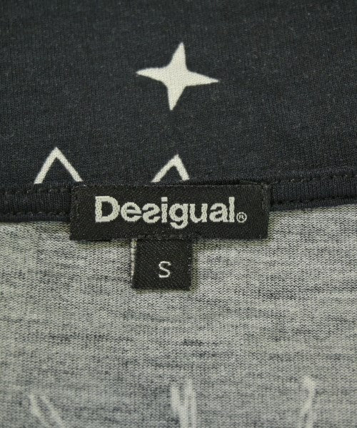 Desigual เสื้อยืด/เสื้อท็อปส์