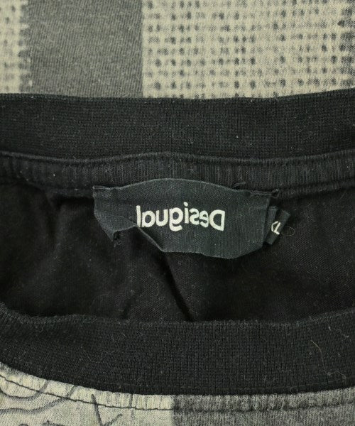 Desigual เสื้อยืด/เสื้อท็อปส์