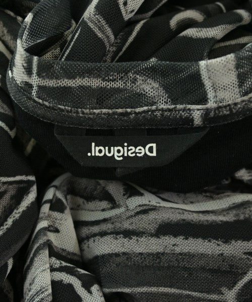 Desigual เสื้อยืด/เสื้อท็อปส์