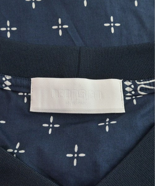 NEON SIGN เสื้อยืด/เสื้อท็อปส์