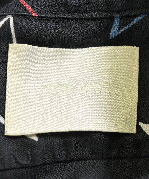 NEON SIGN เสื้อลำลอง