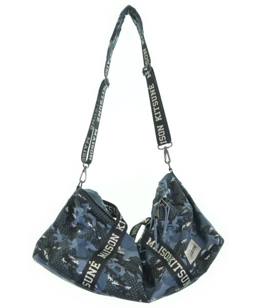 MAISON KITSUNE กระเป๋าใส่อุปกรณ์ขนาดใหญ่