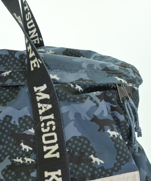 MAISON KITSUNE กระเป๋าใส่อุปกรณ์ขนาดใหญ่