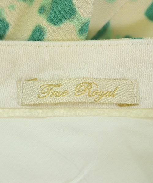 True Royal กางเกง อื่น