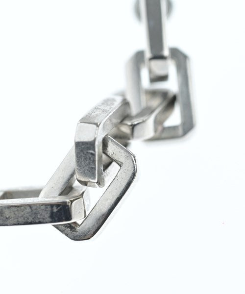 Eddie Borgo เจาะ