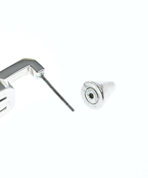 Eddie Borgo เจาะ