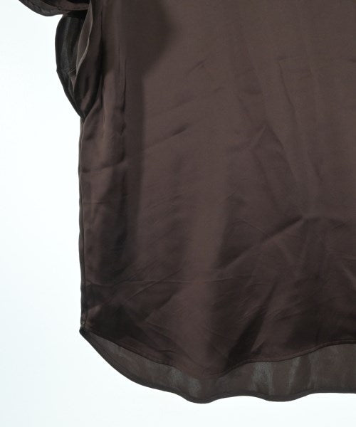 R เสื้อสตรี