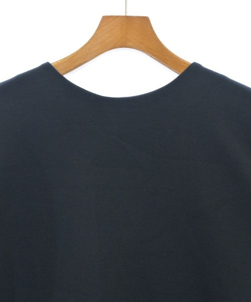 R เสื้อสตรี