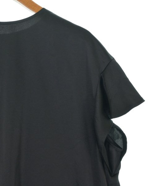 R เสื้อสตรี
