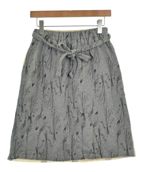 D-due กระโปรงยาวถึงเข่า