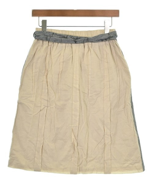 D-due กระโปรงยาวถึงเข่า