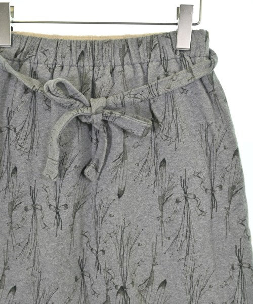 D-due กระโปรงยาวถึงเข่า