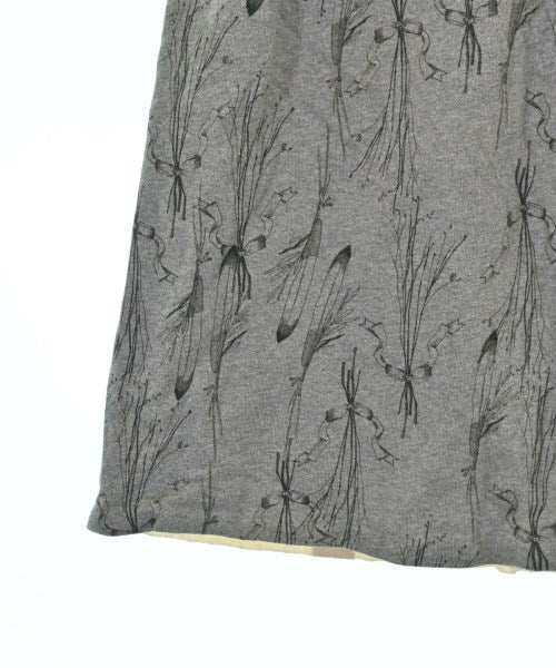 D-due กระโปรงยาวถึงเข่า