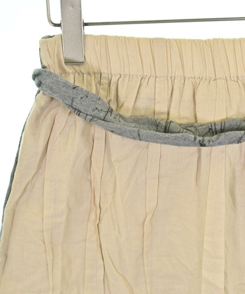 D-due กระโปรงยาวถึงเข่า