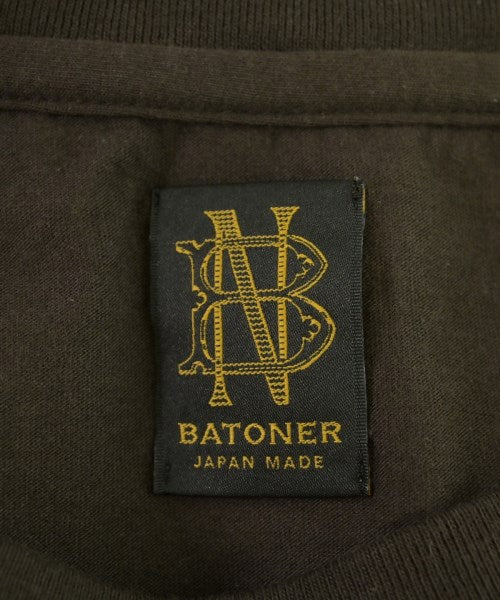 BATONER เสื้อยืด/เสื้อท็อปส์