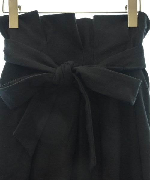 Drawing Numbers กระโปรงยาวถึงเข่า