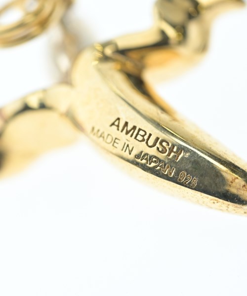 AMBUSH เข็มกลัด/ดอกไม้ติดเสื้อ