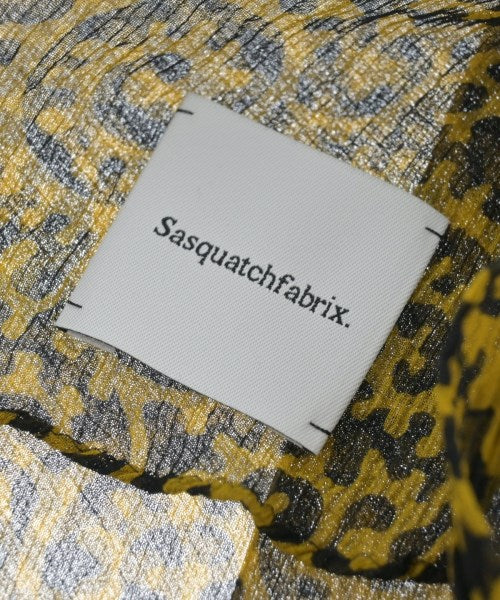 Sasquatchfabrix. ผ้าคลุมไหล่