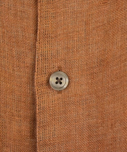 Sasquatchfabrix. เสื้อลำลอง