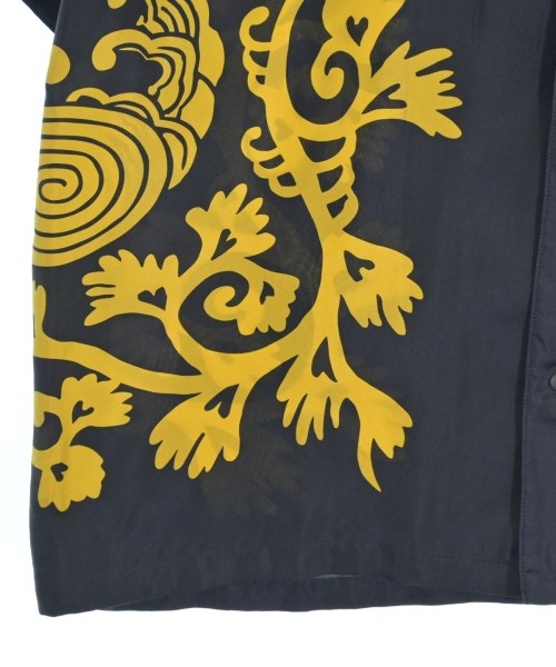 Sasquatchfabrix. เสื้อลำลอง