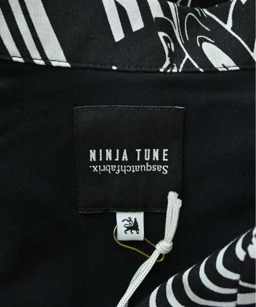 Sasquatchfabrix. เสื้อลำลอง