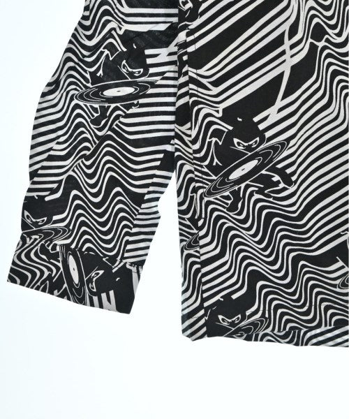 Sasquatchfabrix. เสื้อลำลอง
