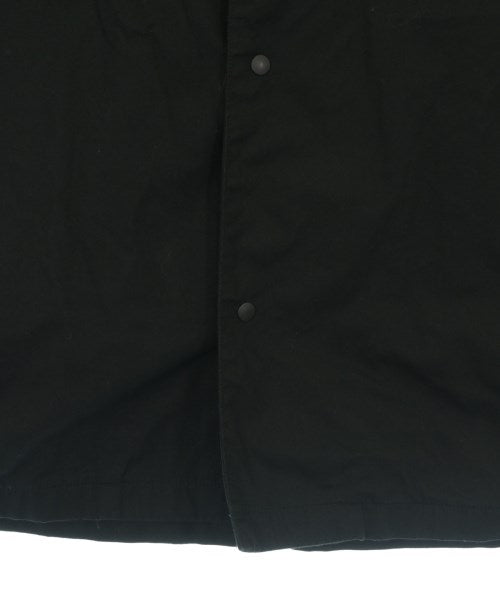 Sasquatchfabrix. เสื้อลำลอง