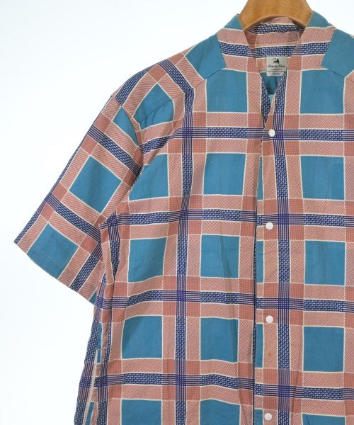 Sasquatchfabrix. เสื้อลำลอง