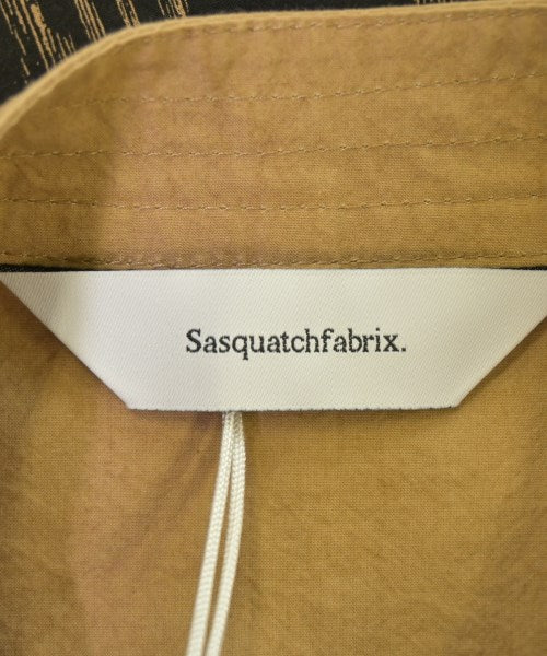Sasquatchfabrix. เสื้อลำลอง