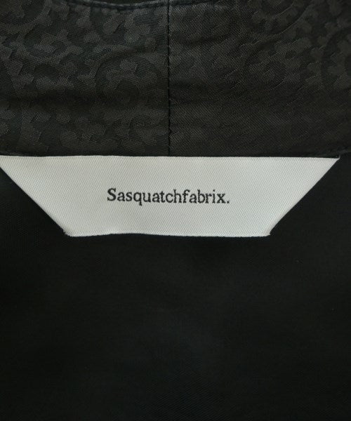 Sasquatchfabrix. เสื้อลำลอง