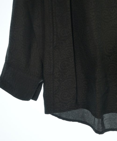 Sasquatchfabrix. เสื้อลำลอง