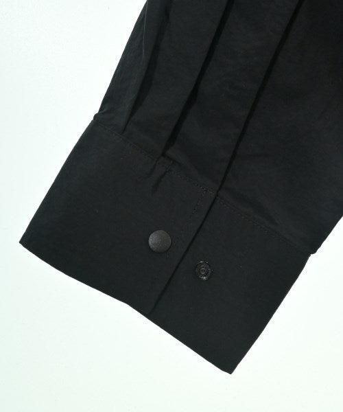 Sasquatchfabrix. เสื้อลำลอง