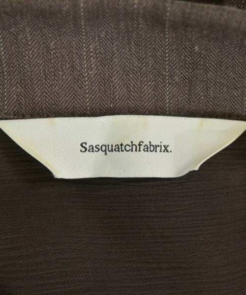 Sasquatchfabrix. เสื้อลำลอง