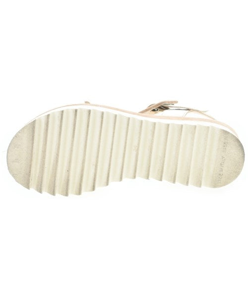 Luca Grossi รองเท้าแตะ