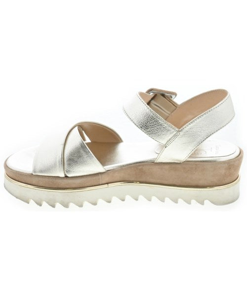 Luca Grossi รองเท้าแตะ